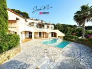 Maison 7 pièces 285 m² Maison 7 pièces 285 m²