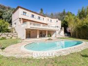 Maison 7 pièces 300 m²