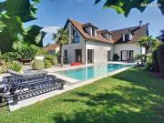 Maison 7 pièces 318 m²