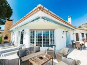 Maison 7 pièces 326 m²