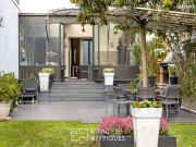 Maison 7 pièces 344 m²