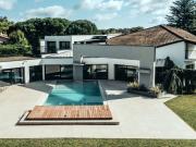 Maison 7 pièces 353 m²