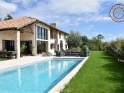 Maison 7 pièces 355 m²