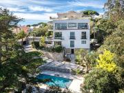 Maison 7 pièces 375 m²