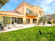 Maison 7 pièces 432 m²