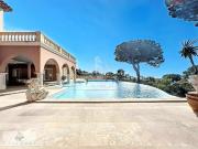 Maison 7 pièces 563 m²