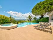Maison 7 pièces 587 m²