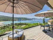 Maison en bord de mer avec jardin