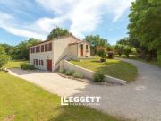 Maison 8 pièces 153 m² Maison 8 pièces 153 m²