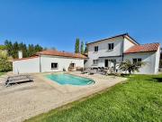 Maison 8 pièces 179 m² Maison 8 pièces 179 m²