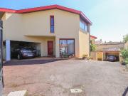 Maison 8 pièces 195 m² Maison 8 pièces 195 m²