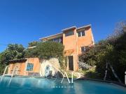 Maison 8 pièces 195 m² Maison 8 pièces 195 m²