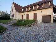 Maison 8 pièces 221 m²