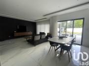Maison 8 pièces 221 m²