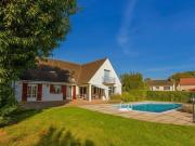 Maison 8 pièces 230 m²