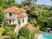 Maison 8 pièces 230 m²