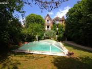 Maison 8 pièces 230 m²