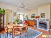 Maison 8 pièces 230 m²