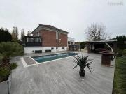 Maison 8 pièces 230 m²