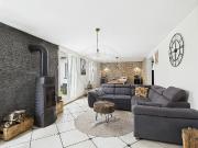 Maison 8 pièces 233 m²