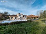 Maison 8 pièces 235 m²