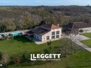 Maison 8 pièces 235 m²