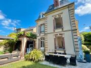 Maison 8 pièces 235 m²