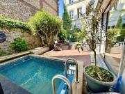 Maison 8 pièces 236 m²