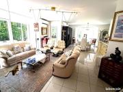 Maison 8 pièces 239 m²