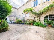 Maison 8 pièces 240 m²