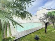 Maison 8 pièces 240 m²