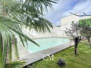 Maison 8 pièces 240 m²