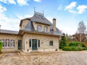 Maison 8 pièces 245 m²