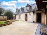 Maison 8 pièces 250 m²
