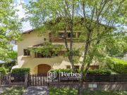 Maison 8 pièces 250 m²