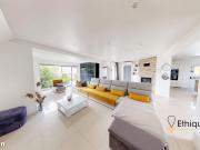 Maison 8 pièces 251 m²