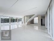 Maison 8 pièces 255 m²