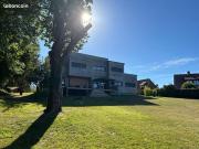 Maison 8 pièces 256 m²