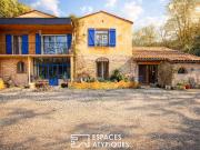 Maison 8 pièces 256 m²