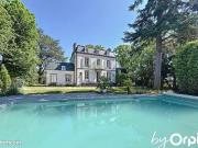 Maison 8 pièces 260 m²