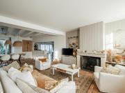 Maison 8 pièces 261 m²