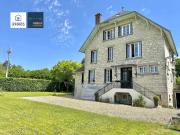 Maison 8 pièces 261 m²