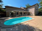 Maison 8 pièces 261 m²