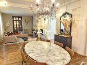 Maison 8 pièces 261 m²