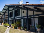 Maison 8 pièces 263 m²