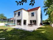 Maison 8 pièces 270 m²