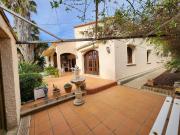 Maison 8 pièces 274 m²