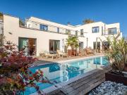 Maison 8 pièces 274 m²