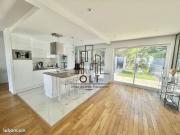 Maison 8 pièces 300 m²