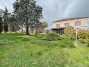 Maison 8 pièces 300 m²